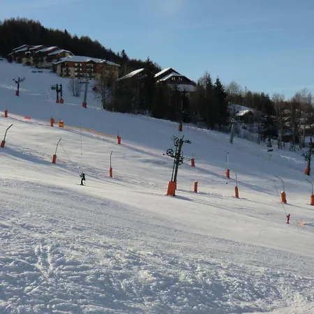 Fonctionnel Au Pied Des Pistes Avec Balcon Et Parking Gratuit - Fr-1-181-2512 *